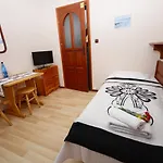 Pansiyon Dom Z Witrazami *